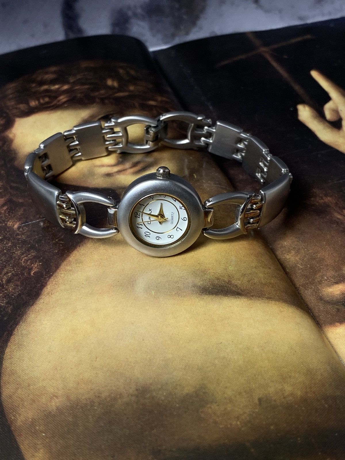 Japanese Brand Vintage Omax Quartz Ladies Watch Retro Avant Garde Rare Size ONE SIZE - 1 Thumbnail
