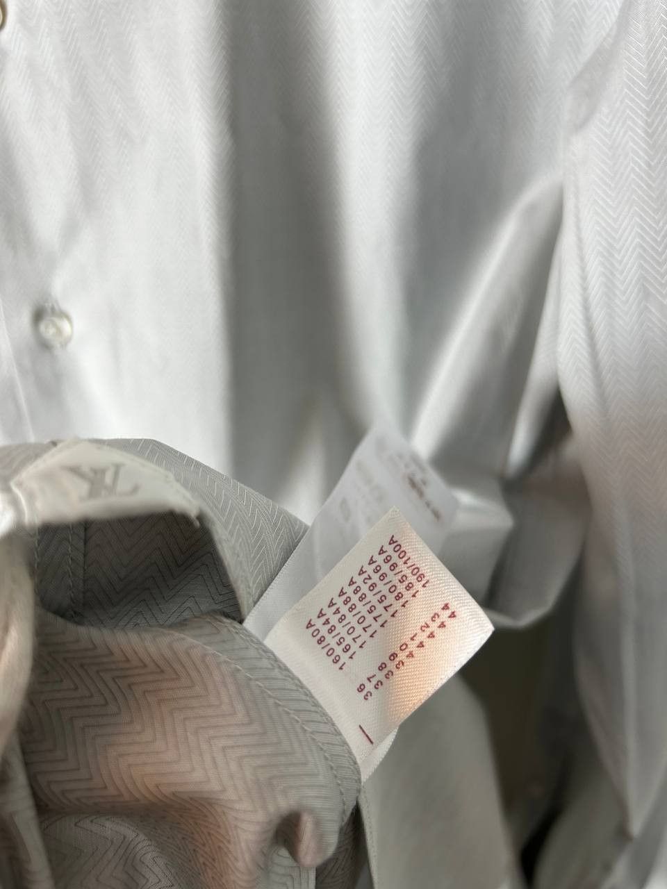 Louis Vuitton Louis Vuitton Classic Button Ups Shirt with cufflinks Size US L / EU 52-54 / 3 - 7 Thumbnail