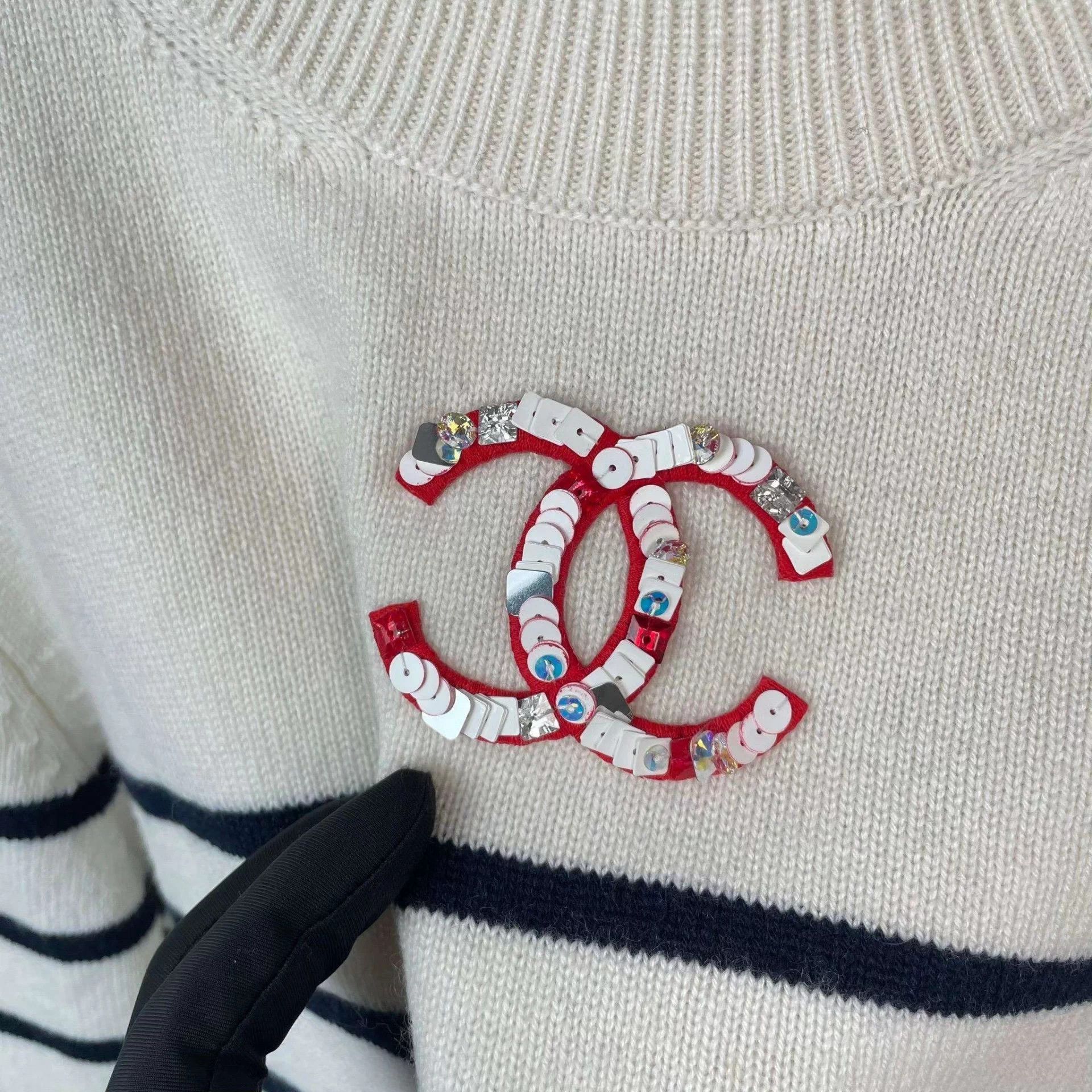 Chanel Chanel Lurex Double C Striped Trim Sweater 40 23C Size S / US 4 / IT 40 - 3 Thumbnail
