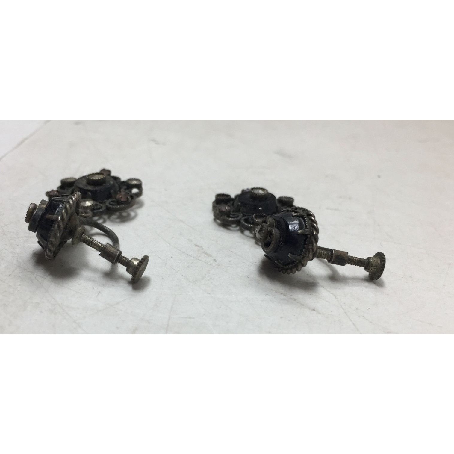 Other Women's Vintage Flower Screw Back Dangle Earrings Size ONE SIZE - 3 Thumbnail