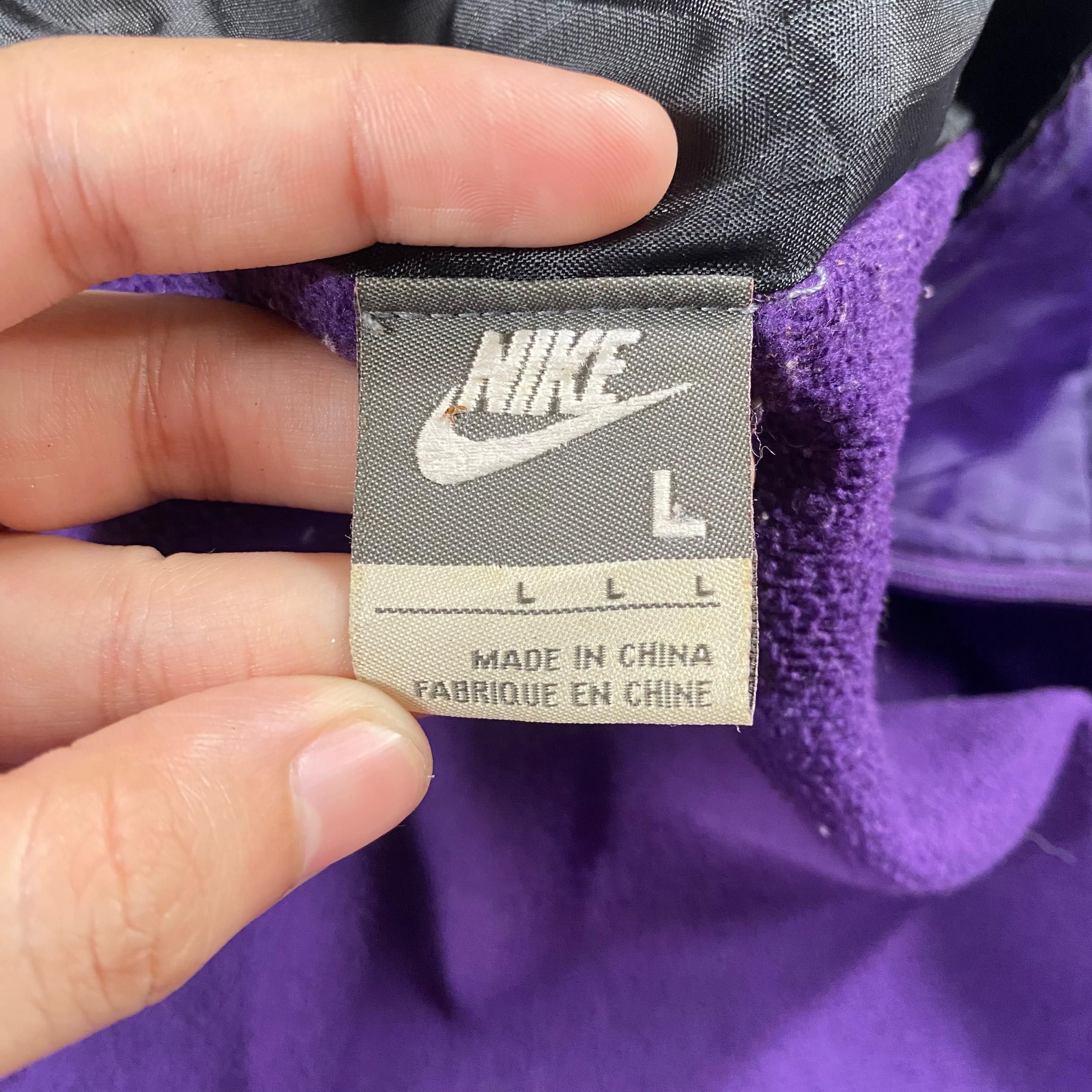 Nike Vintage Nike Small Logo Windbreaker Hoodies Size US L / EU 52-54 / 3 - 9 Thumbnail