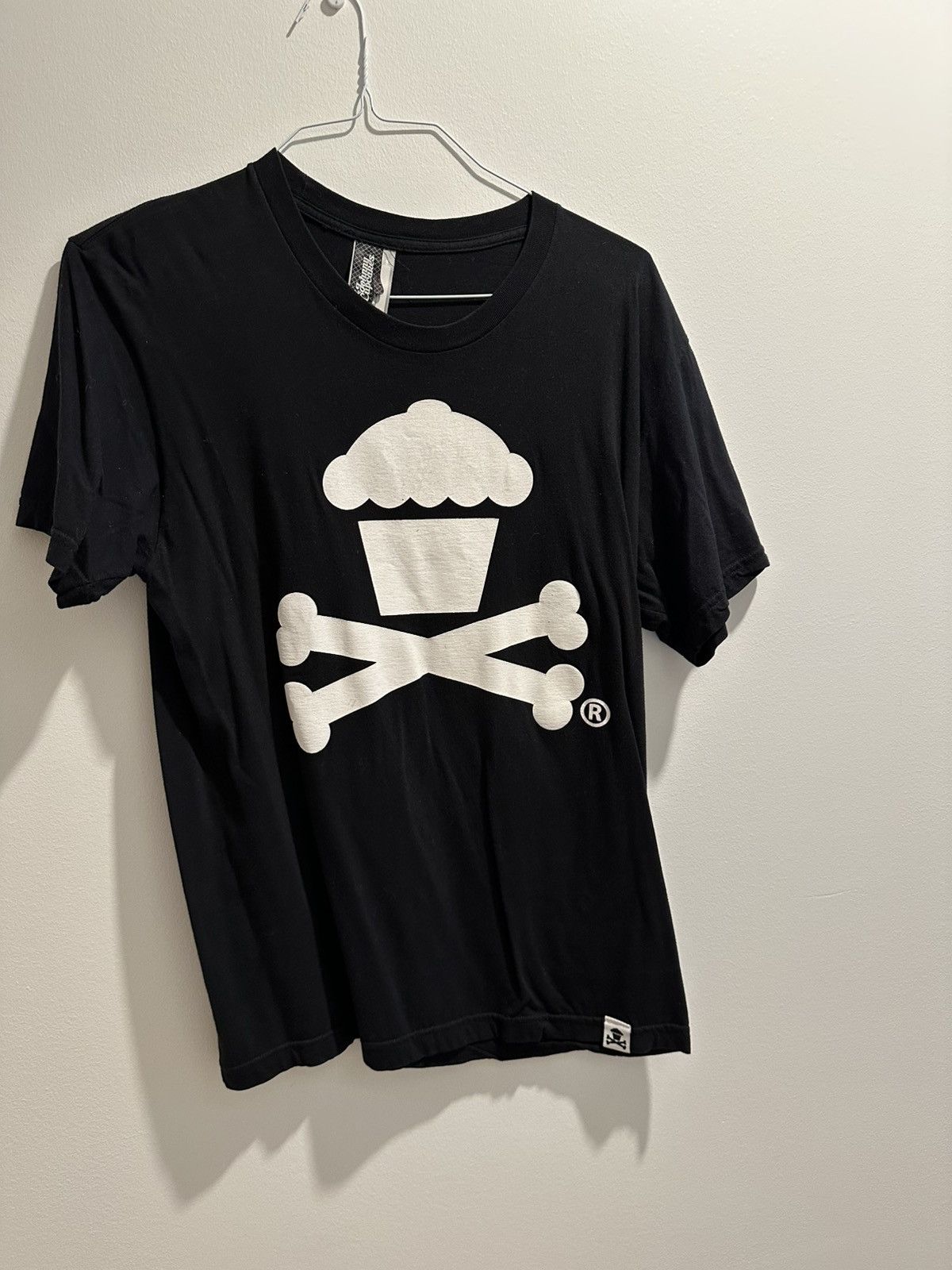 Johnny Cupcakes Johnny Cupcakes Black / White T Shirt Sz L Size US M / EU 48-50 / 2 - 1 Thumbnail
