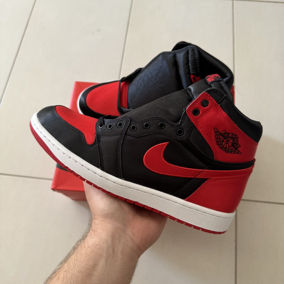 Jordan Brand × Nike Nike Air Jordan 1 Retro High Satin Bred Size US 10.5 / EU 43-44 - 1 Thumbnail