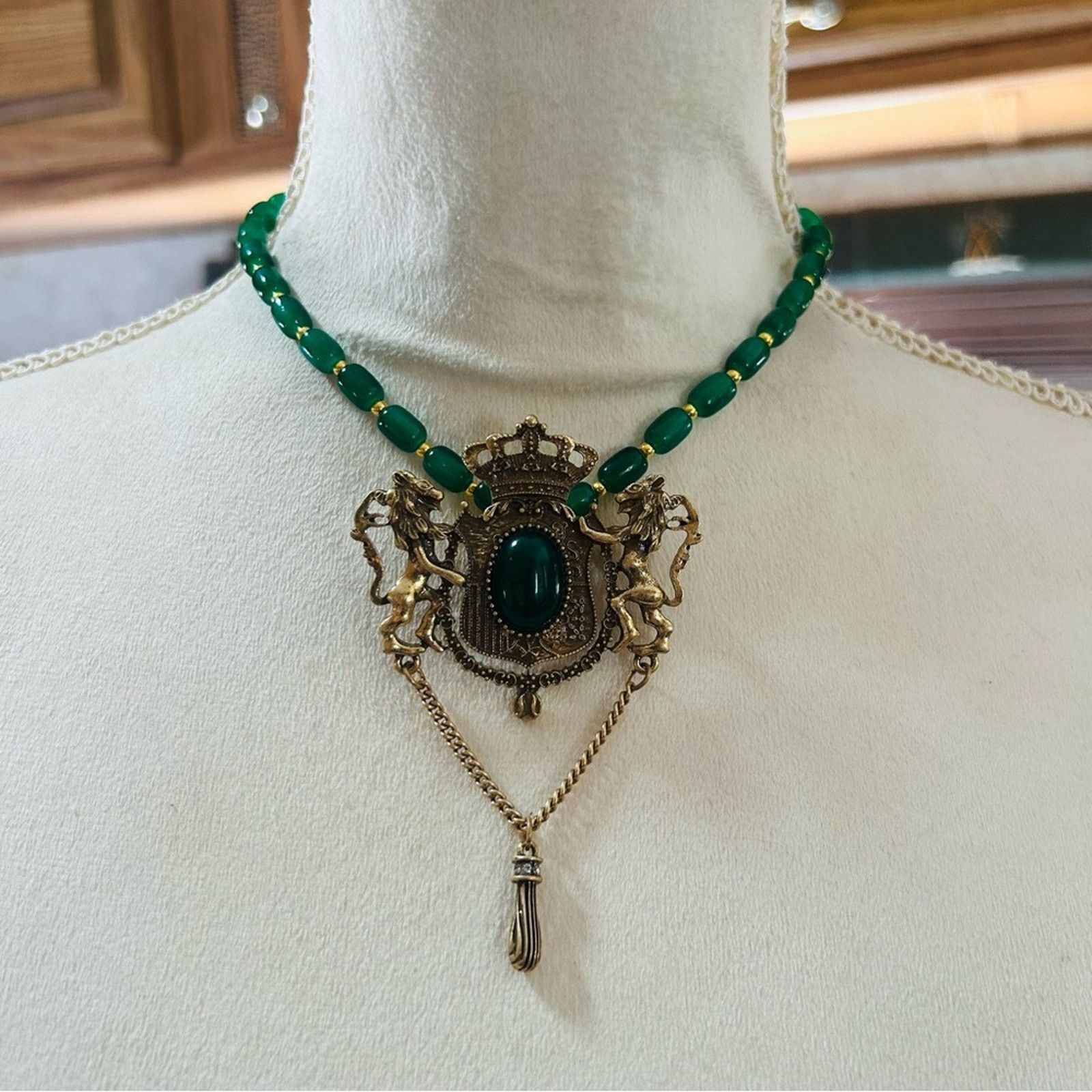 Handmade Handcrafted repurpose vintage lion crest jade necklace Size ONE SIZE - 2 Thumbnail