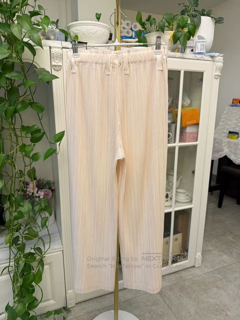 Issey Miyake Issey Miyake size:3 Short Skirt in Pink Size 31" - 3 Thumbnail