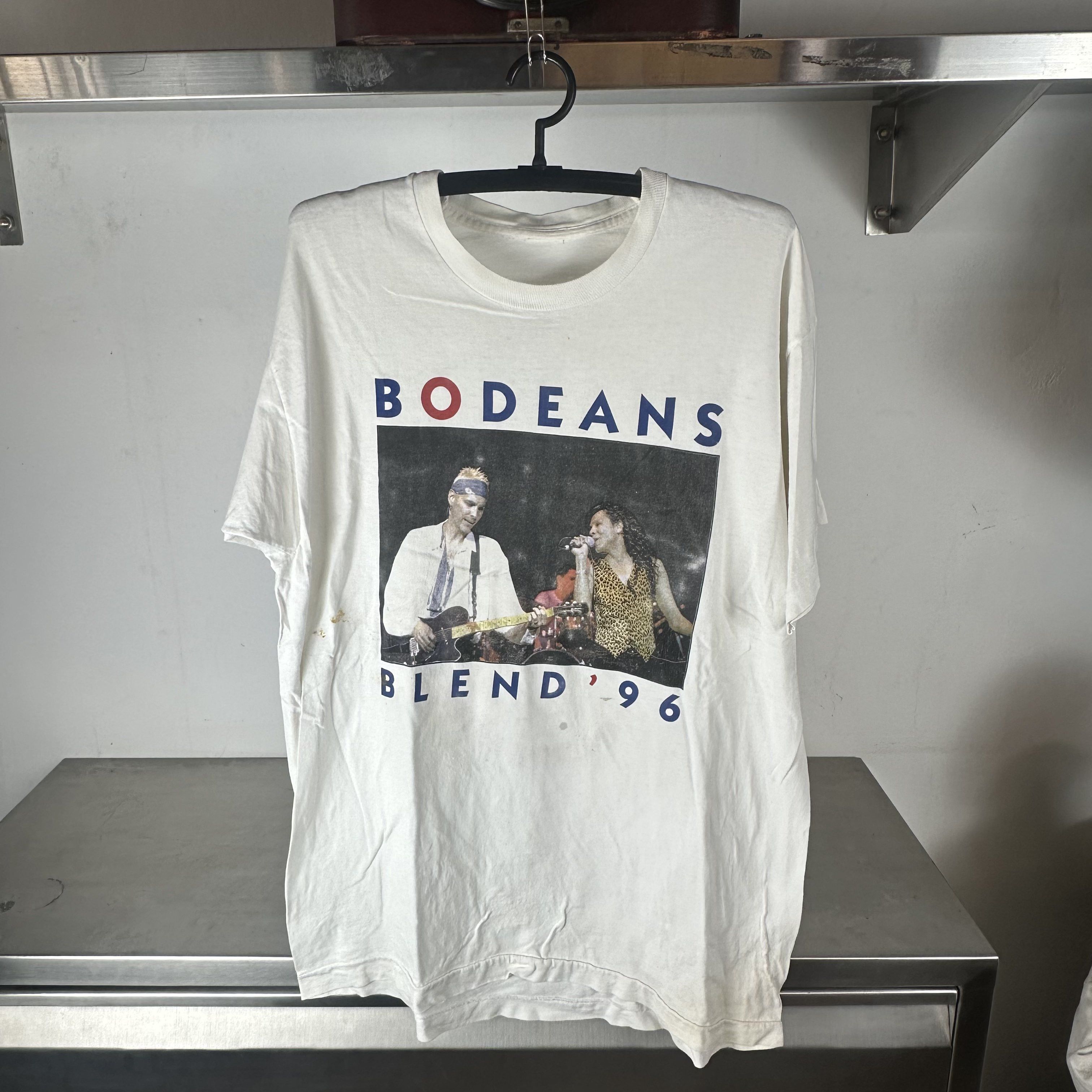 Vintage Vintage 1996 BoDeans Blend Summerinfested Rock Band T-shirt Size US XL / EU 56 / 4 - 1 Thumbnail