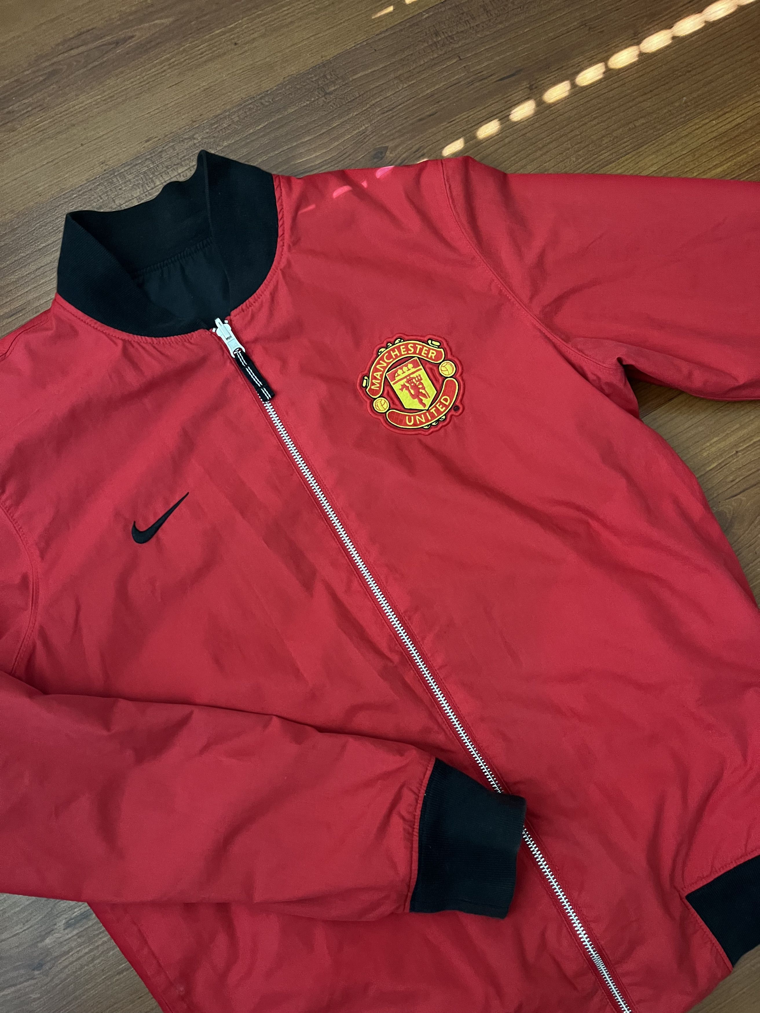 Nike Manchester United Nike Doube-Face Red Devils Bomber Football Size US M / EU 48-50 / 2 - 2 Thumbnail