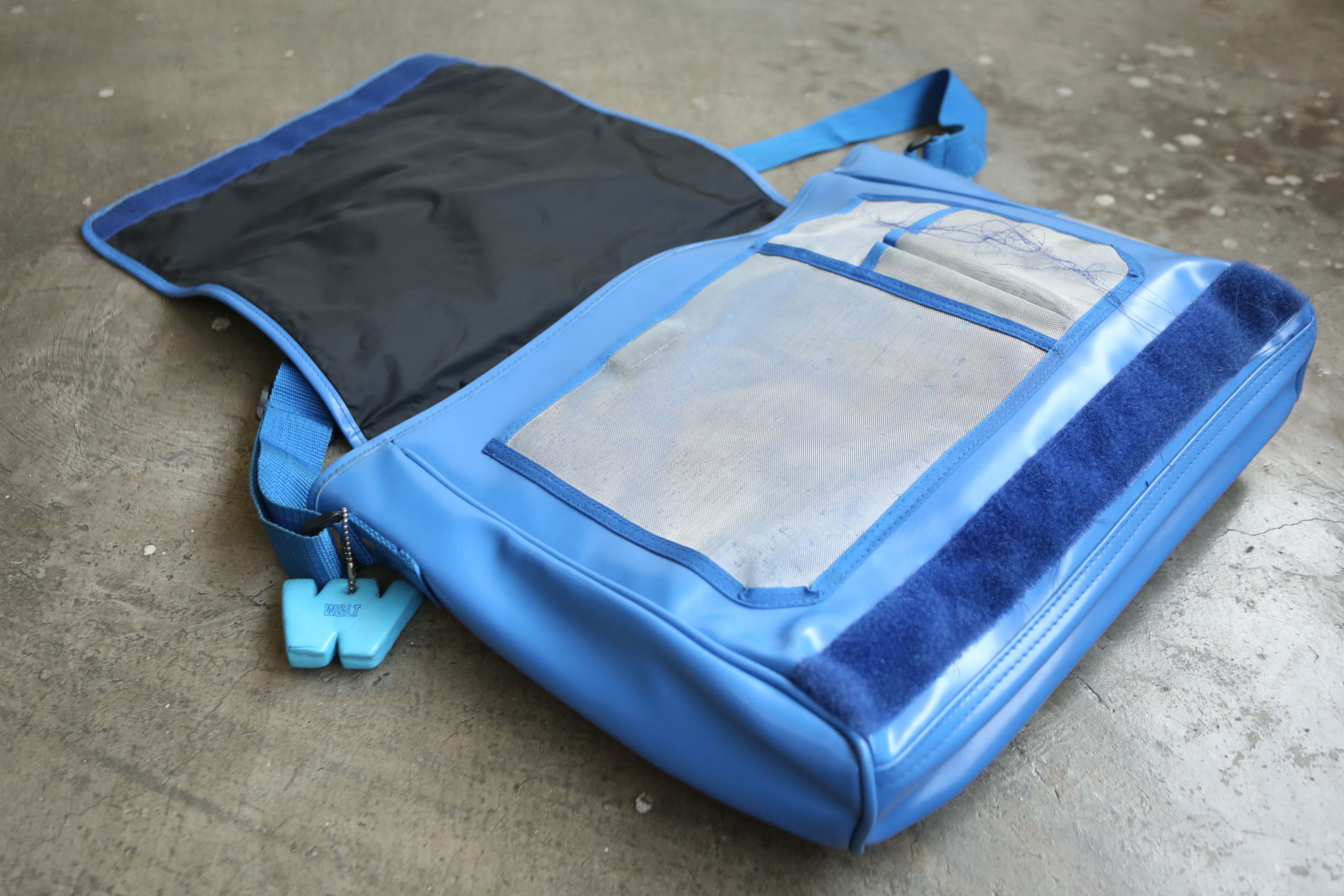 W&LT W&LT - F/W 97 - 3D Warrior Pukpuk Messenger Bag Size ONE SIZE - 8 Thumbnail