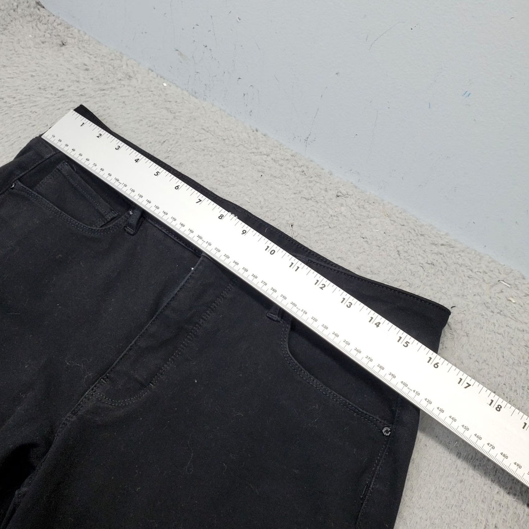 White House Black Market White House Black Market Jeans Womens 10 Ankle Skinny Dark Wash Black Denim Button Front 5-Pocket Regular Fit Inseam 25.75" Vintage N/A Size 32" / US 10 / IT 46 - 3 Thumbnail