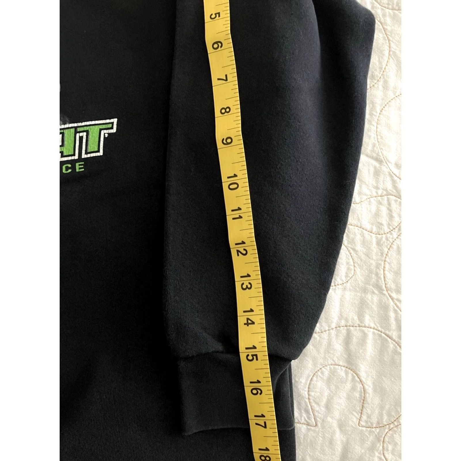 Vintage VINTAGE Arctic Cat Snowmobile Crewneck Sweatshirt Logo Black Small Men Pullover 90s Winter Size US S / EU 44-46 / 1 - 7 Thumbnail