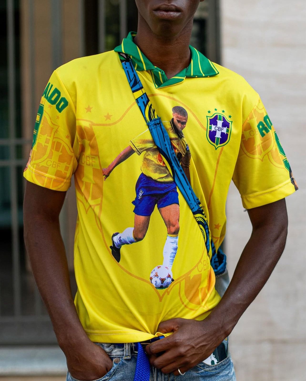 Vintage Vintage Ronaldo Brazil Jersey R9 Size US XXL / EU 58 / 5 - 1 Thumbnail