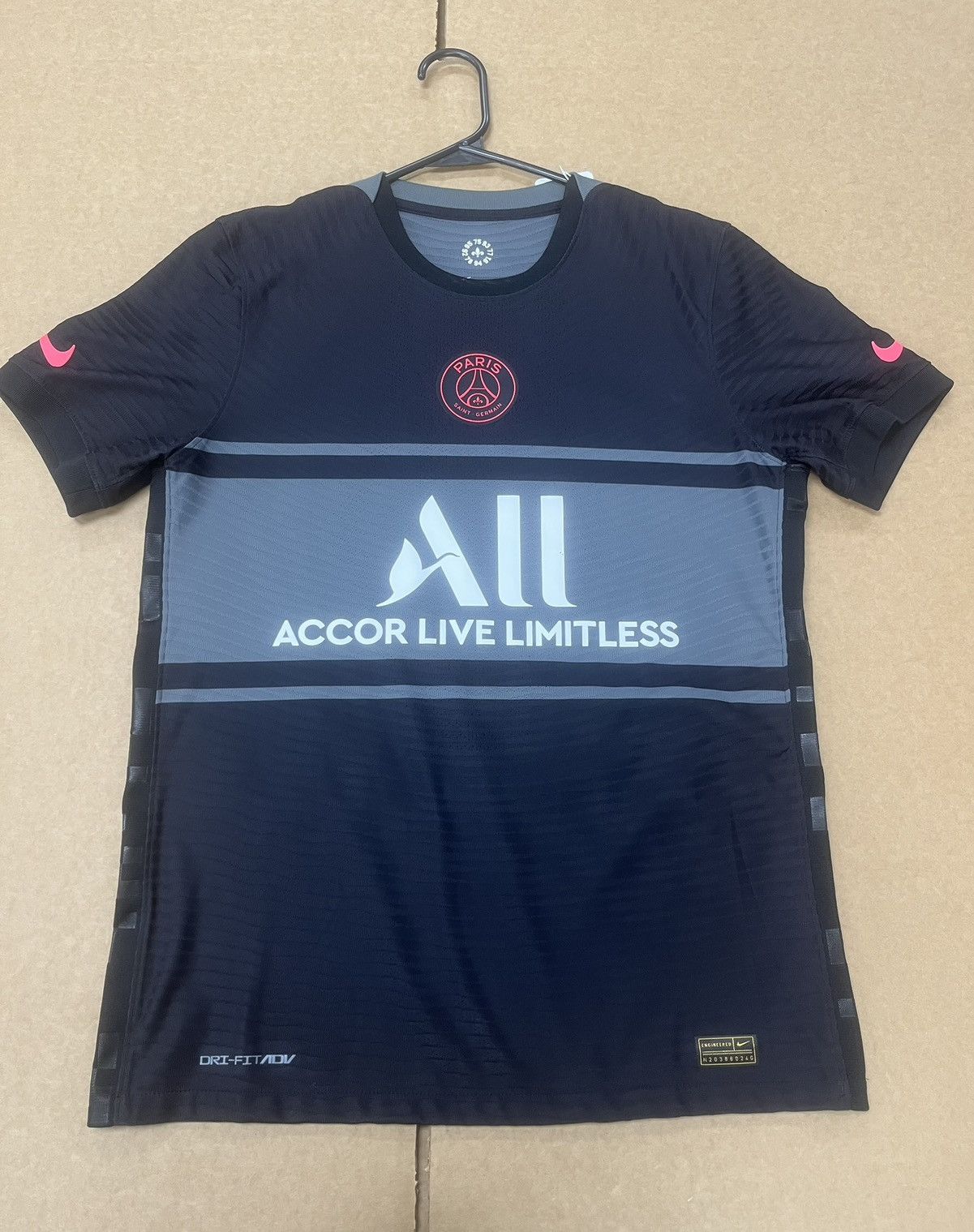 Nike Nike PSG Paris Saint Germain 2021/22 Authentic Third Jersey Size US M / EU 48-50 / 2 - 1 Thumbnail