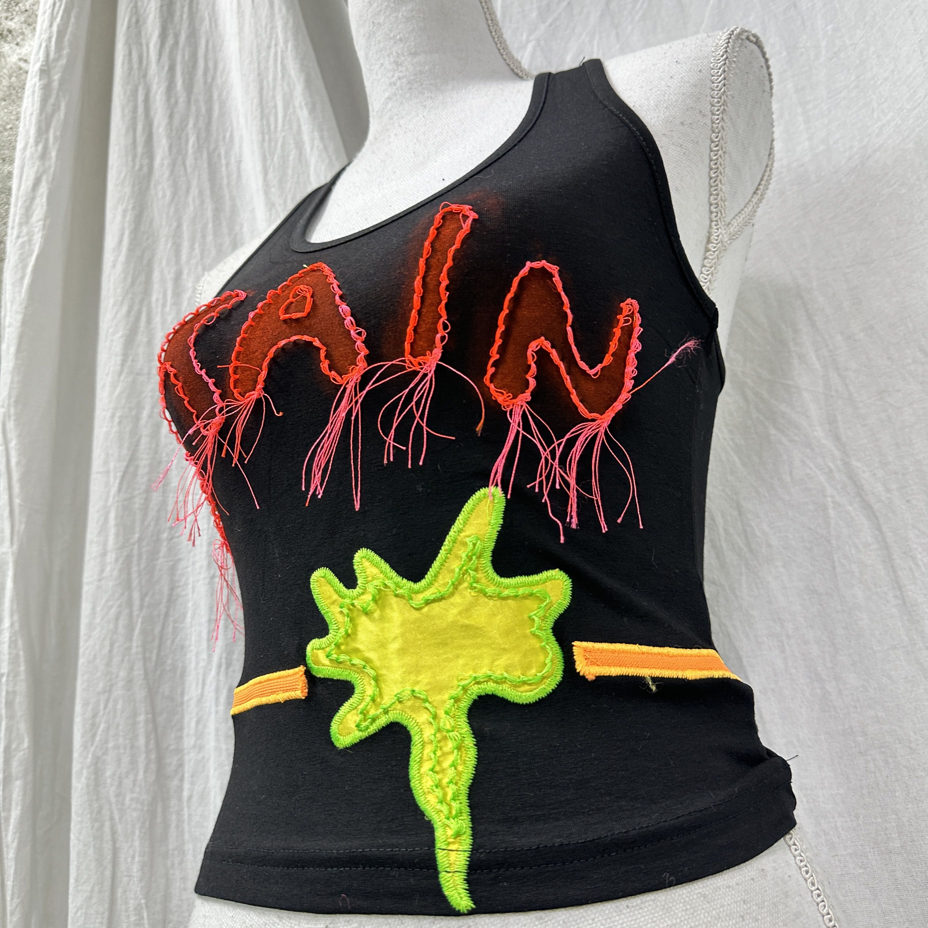 Vintage Vintage Casual Streetwear Stain Embroidered Tanktop Y2K Size S / US 4 / IT 40 - 6 Thumbnail