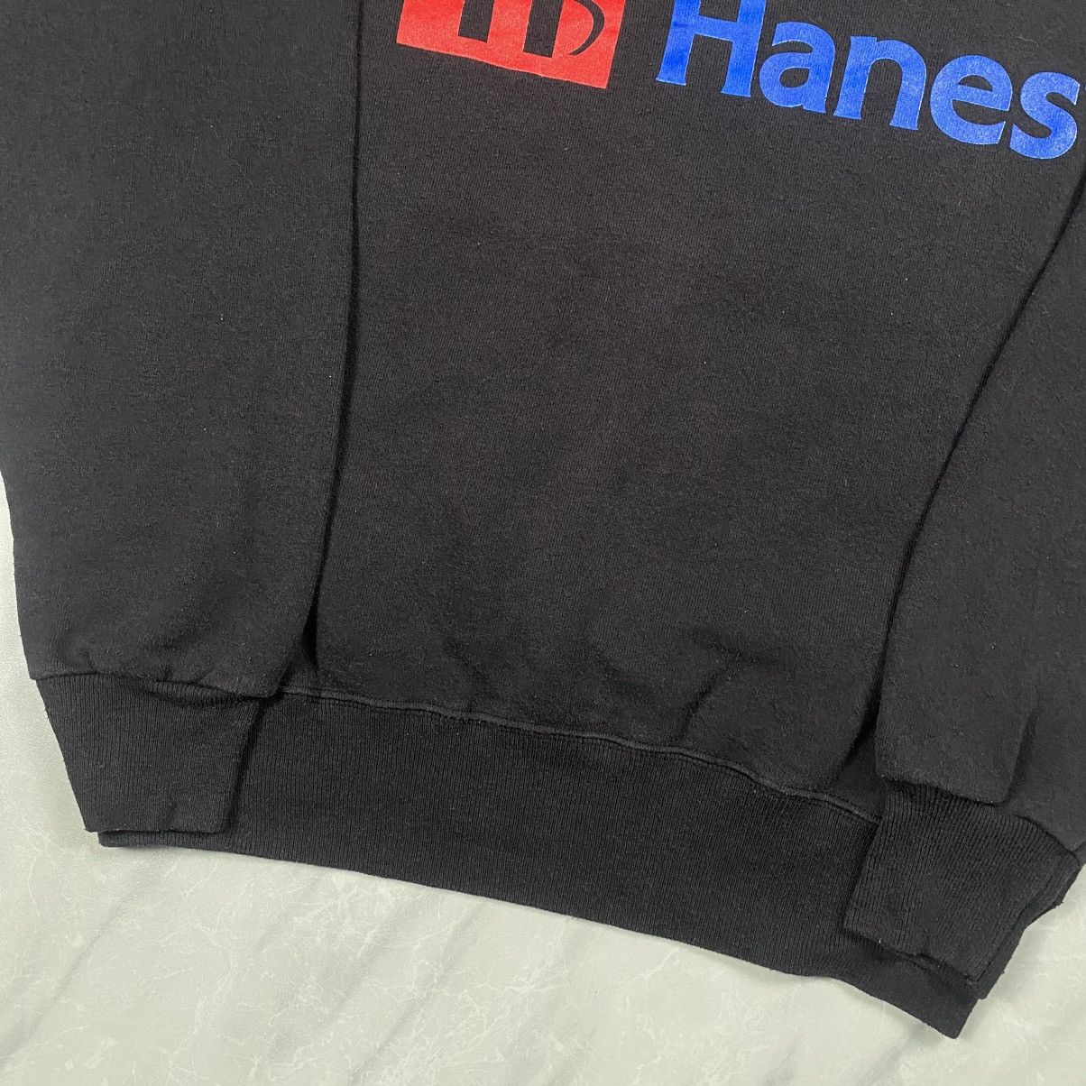 Hanes Vintage 90s Hanes Big Logo Crewneck Size US S / EU 44-46 / 1 - 3 Thumbnail