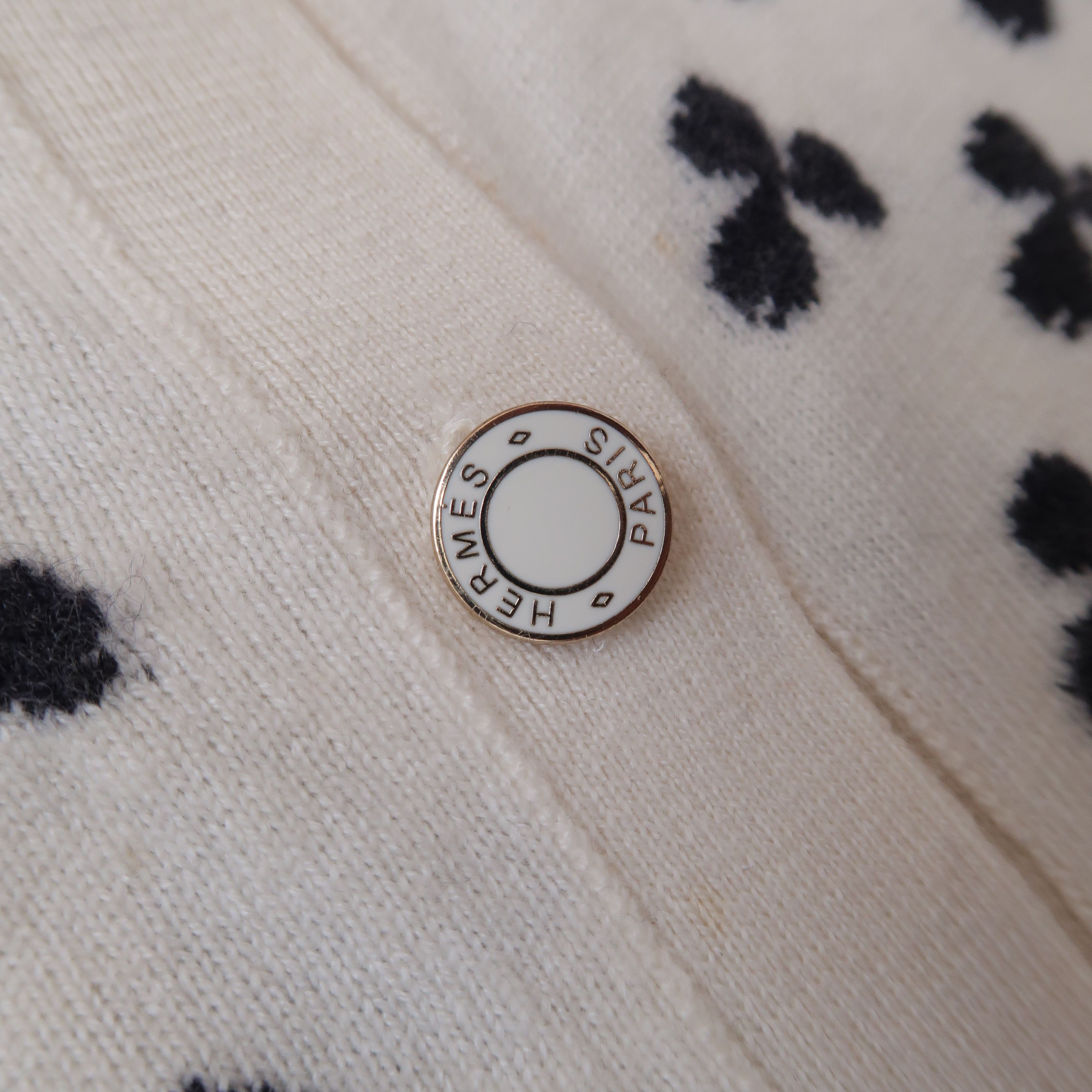 Hermes Hermes Margiela Era Ecru White Clover Cardigan Cashmere Size US S / EU 44-46 / 1 - 4 Thumbnail