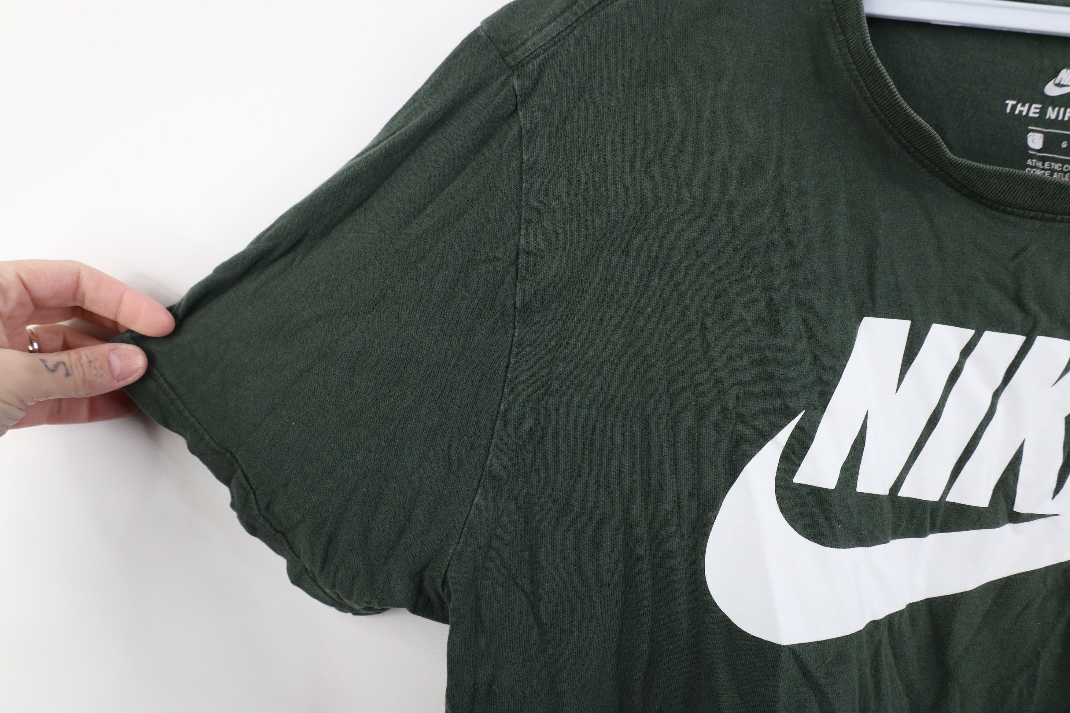 Nike Vintage Y2K Nike Center Big Swoosh Short Sleeve T-Shirt Size US L / EU 52-54 / 3 - 8 Thumbnail