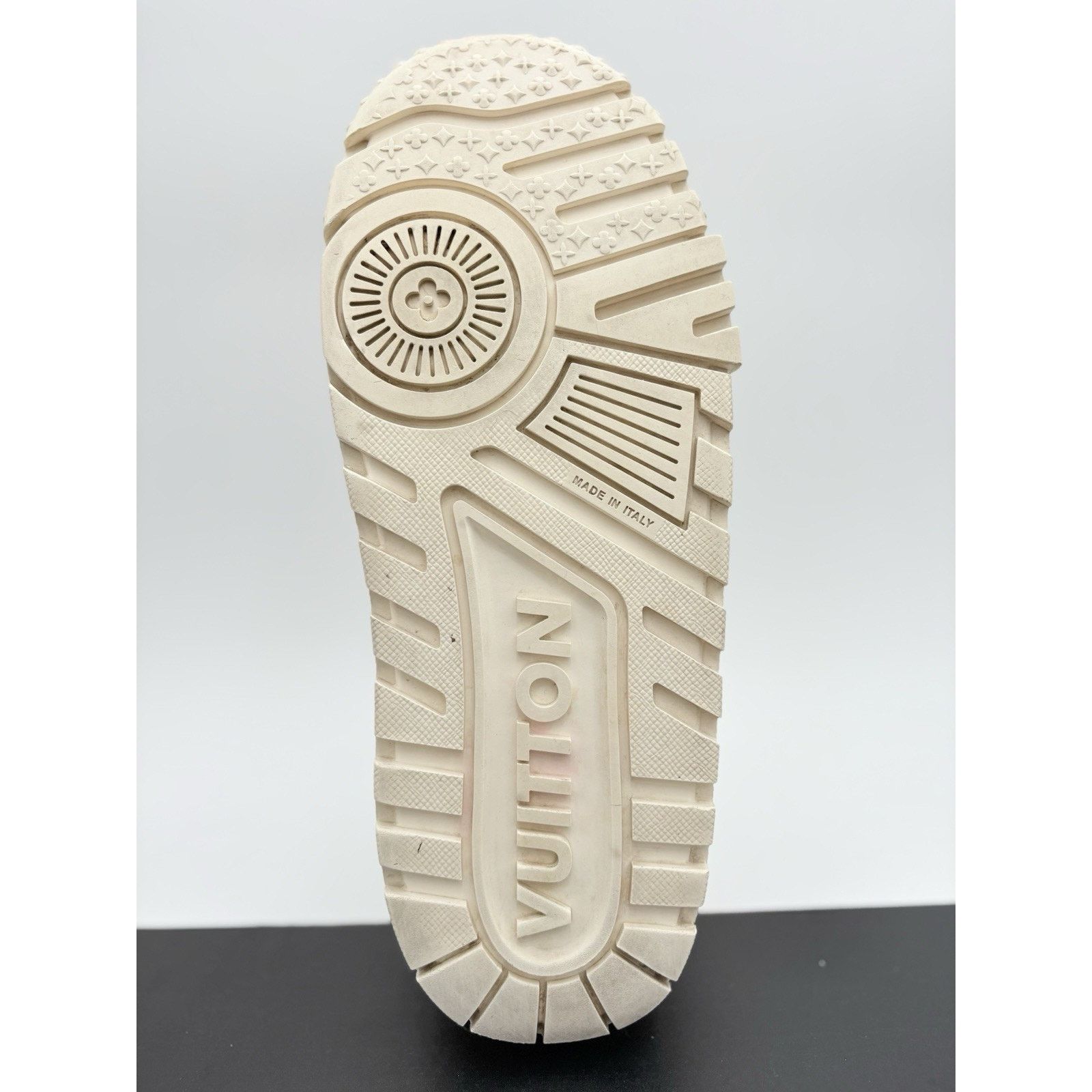 Louis Vuitton Louis Vuitton Maxi Trainer ' White ' | GOOD CONDITION! Size US 11.5 / EU 44-45 - 13 Thumbnail