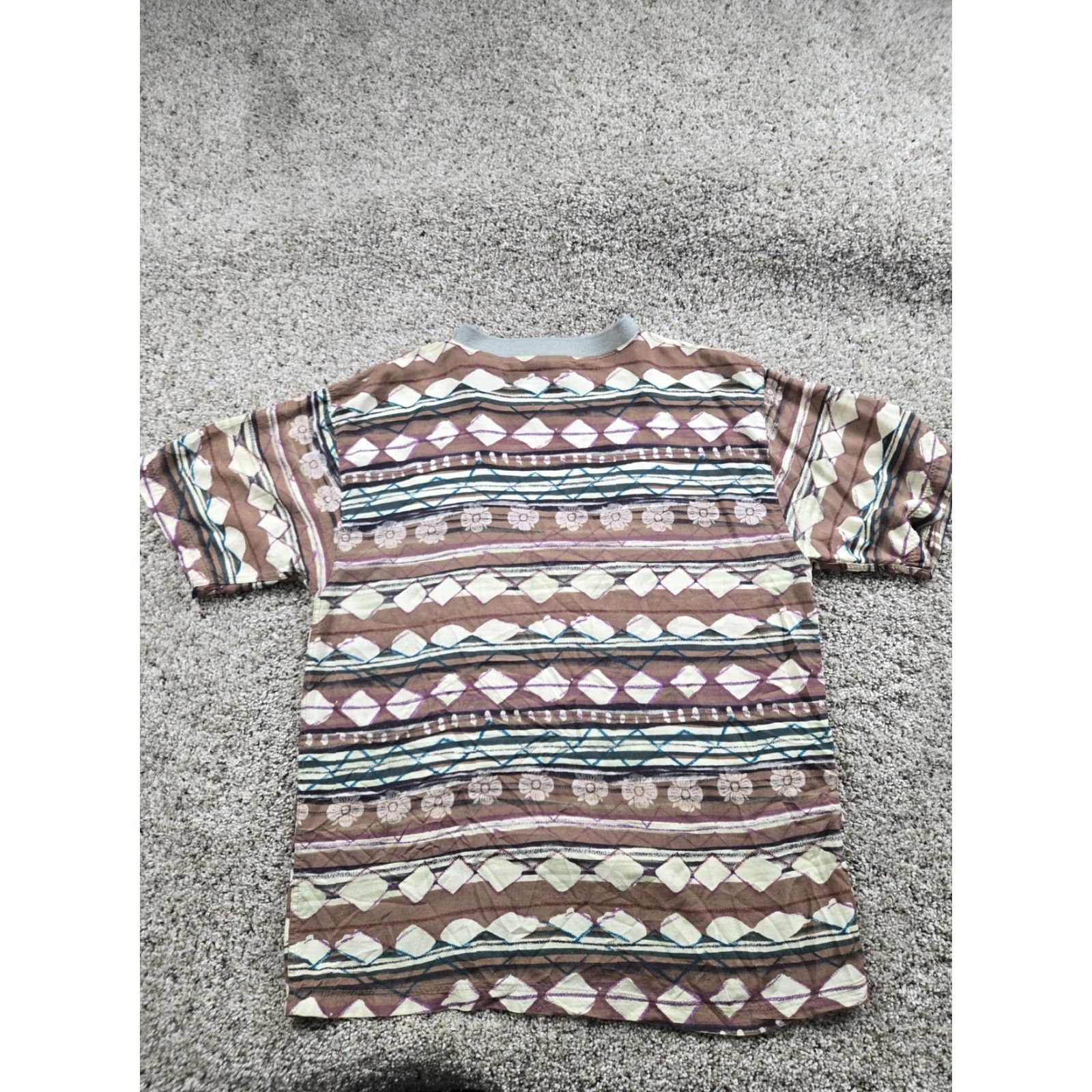 Vintage VINTAGE Generra T Shirt Mens Small Brown Geometric Tribal All Over Print 90s Size US S / EU 44-46 / 1 - 6 Thumbnail