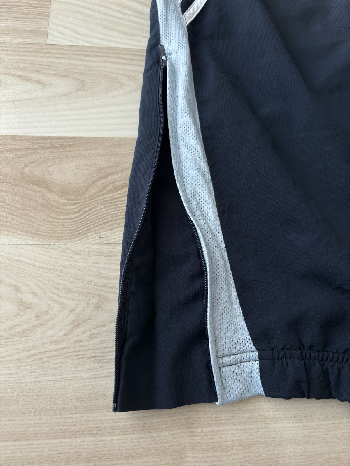Adidas × Japanese Brand × Vintage Adidas nylon baggy sweatpants navy basic vintage 00s rare Size US 34 / EU 50 - 3 Thumbnail