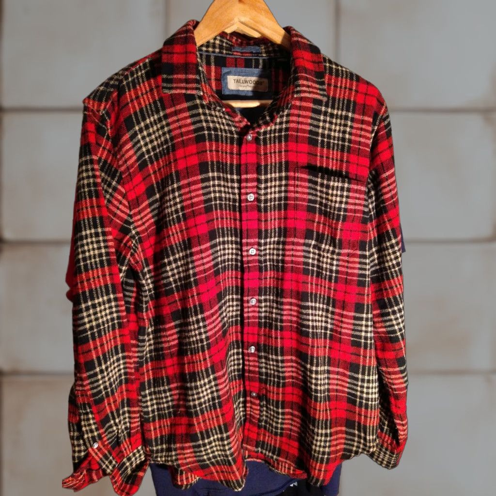 Vintage VINTAGE Tallwoods Bruno Milano M Red Flannel Plaid Shirt Men Long Sleeve Cotton Blend Button-Up Size US M / EU 48-50 / 2 - 1 Thumbnail