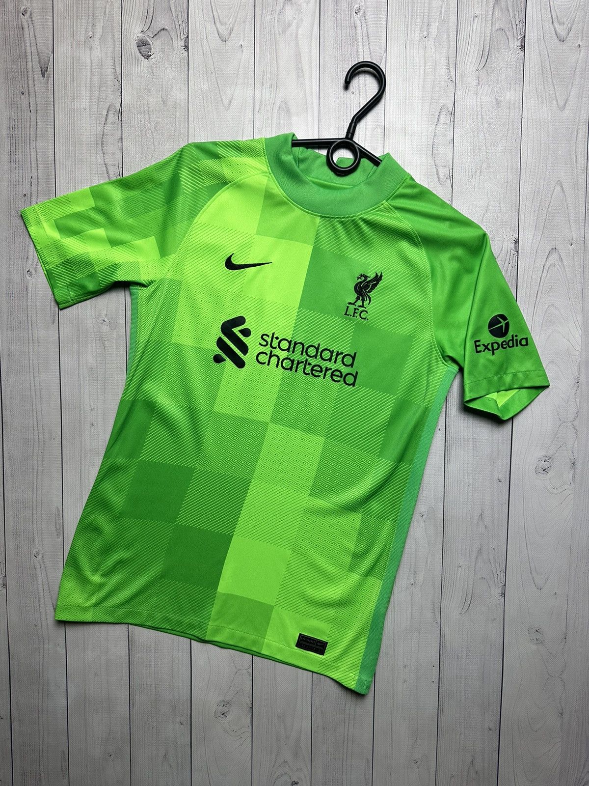 Nike × Vintage Vintage Nike Liverpool green soccer jersey size Xs rare Size US XS / EU 42 / 0 - 1 Thumbnail