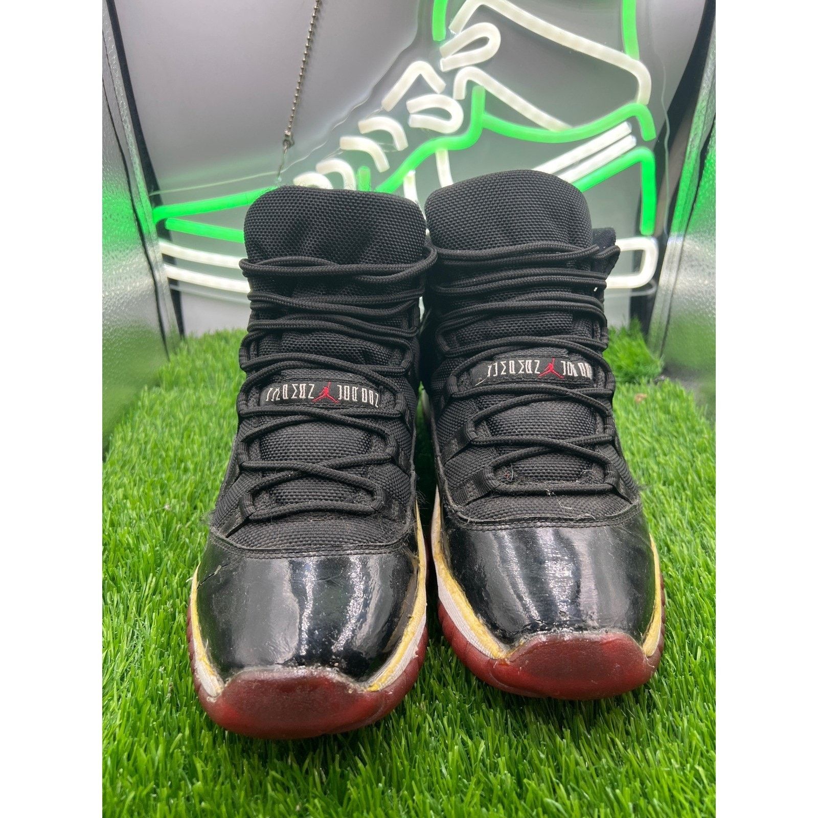 Jordan Brand Air Jordan 11 Retro 2012 Bred Sneakers Mens Size 7 Size US 7 / EU 40 - 2 Thumbnail