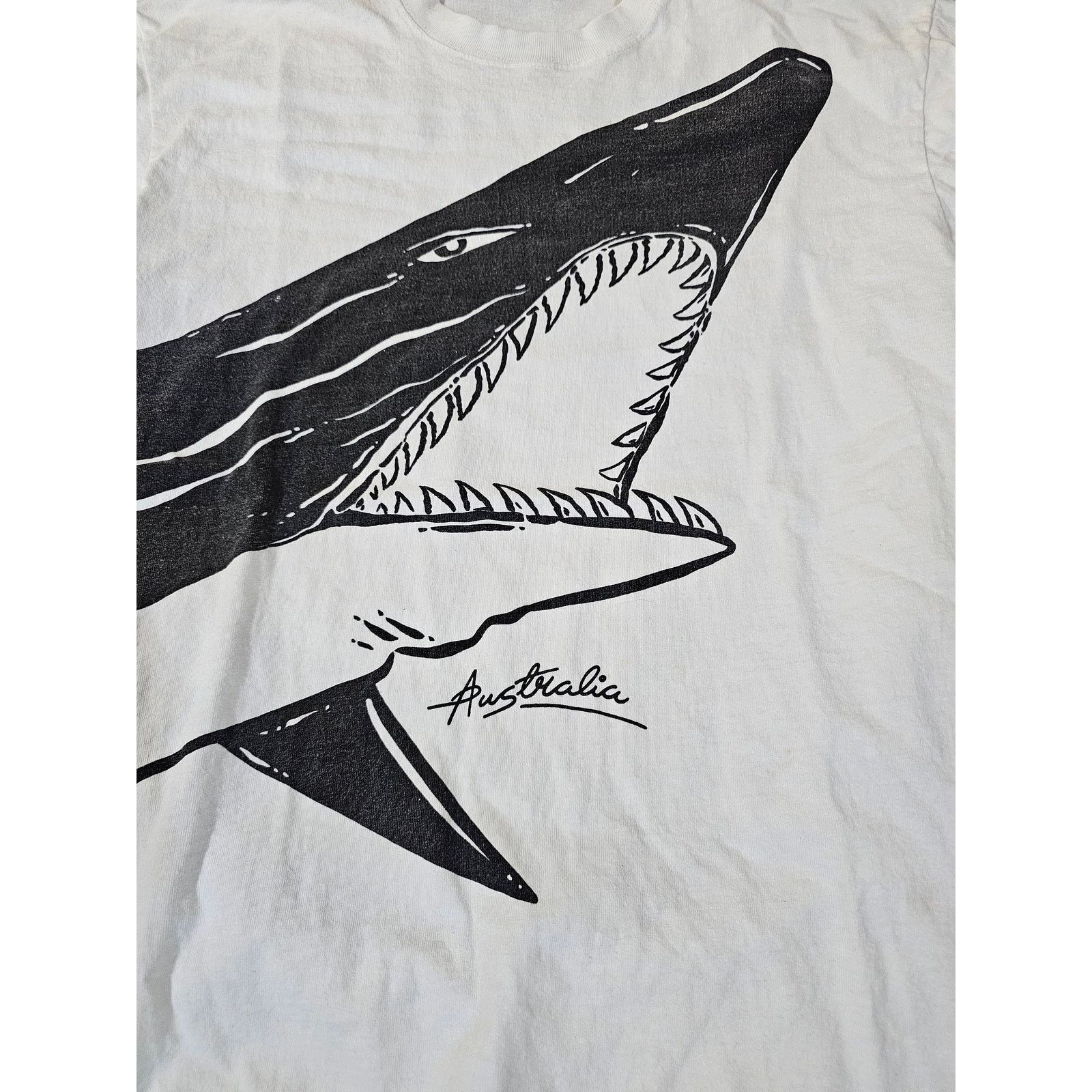 Other Australia Shark Quilbert Artist White T-shirt Sz L 1990s Size US L / EU 52-54 / 3 - 4 Thumbnail