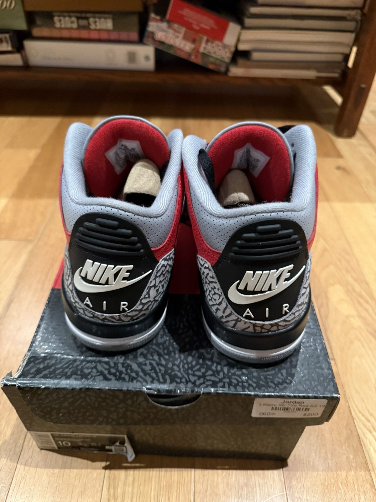 Jordan Brand fire red 3 Size US 10 / EU 43 - 4 Thumbnail