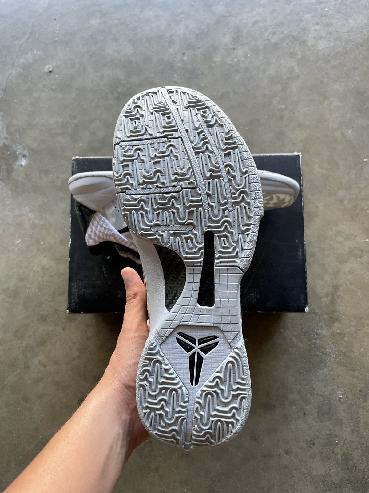 Nike Nike Kobe 5 Protro Zebra PE Size US 9 / EU 42 - 6 Thumbnail