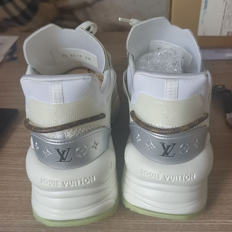 Louis Vuitton Louis Vuitton Run 55 Stylish Low-Top Sneakers Size US 8 / IT 38 - 3 Thumbnail