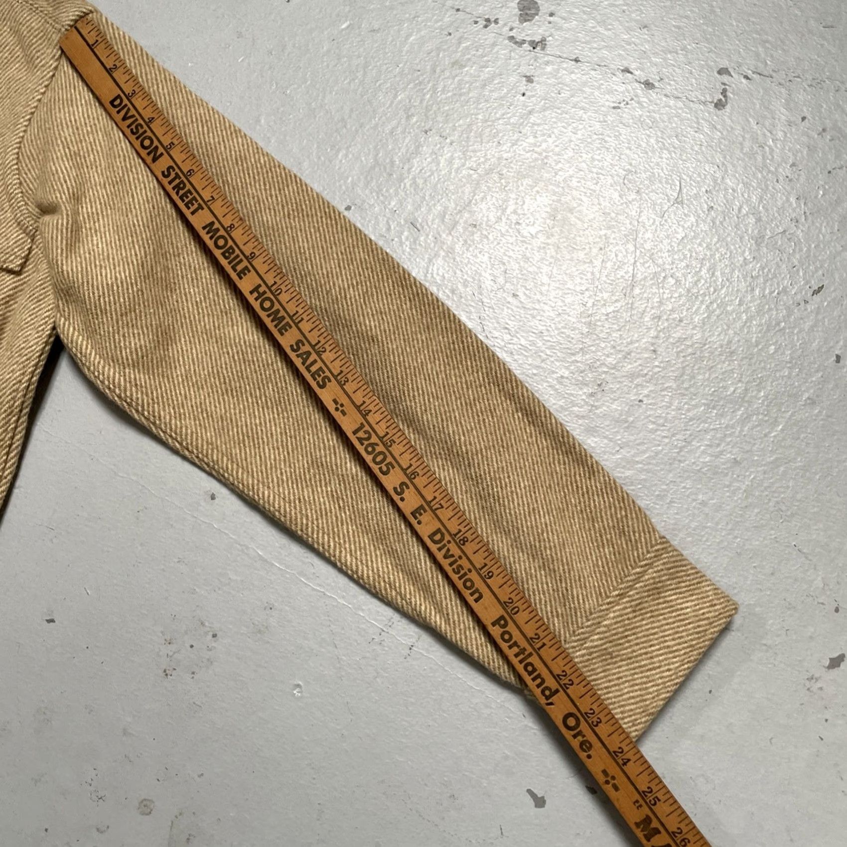 Vintage VINTAGE Woolrich Cape/Cap Wool Shirt-Jacket Outdoor Hunt Made USA S NWT Shirt-Jacket Unisex Adults Wool Tan 70s Hunting Workwear Mens Womens Size US S / EU 44-46 / 1 - 6 Thumbnail