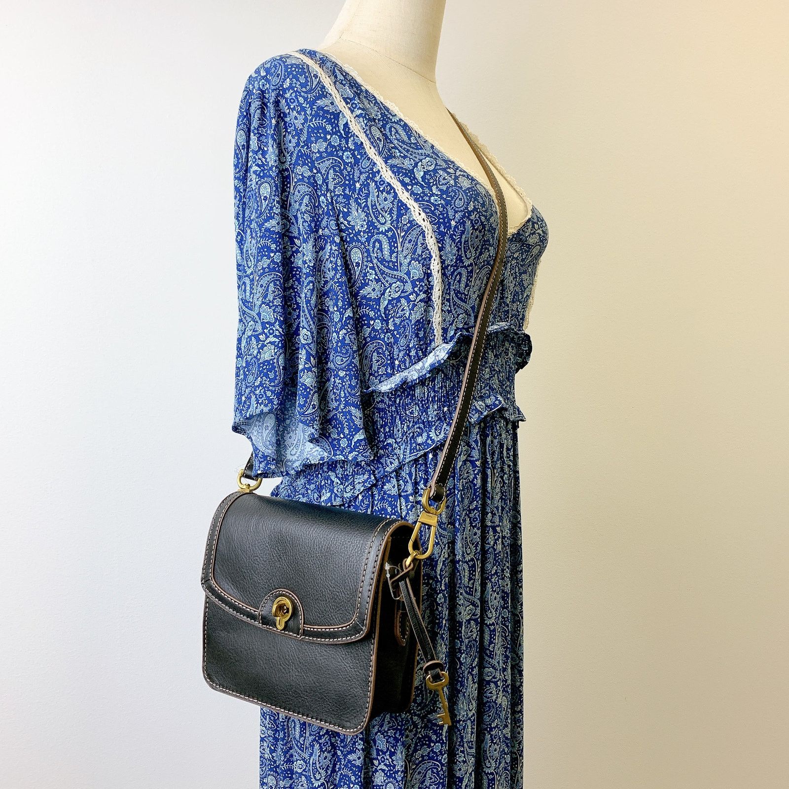 Fossil Fossil SHB3070001 Ainsley Small Flap Crossbody IN Black Size ONE SIZE - 1 Thumbnail