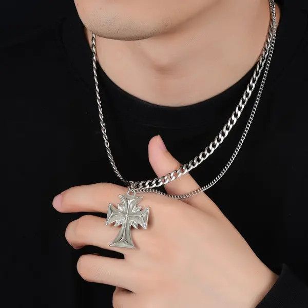 Jewelry Silver Gothic Cross Pendant Necklace, Chunky Chain Size ONE SIZE - 1 Thumbnail
