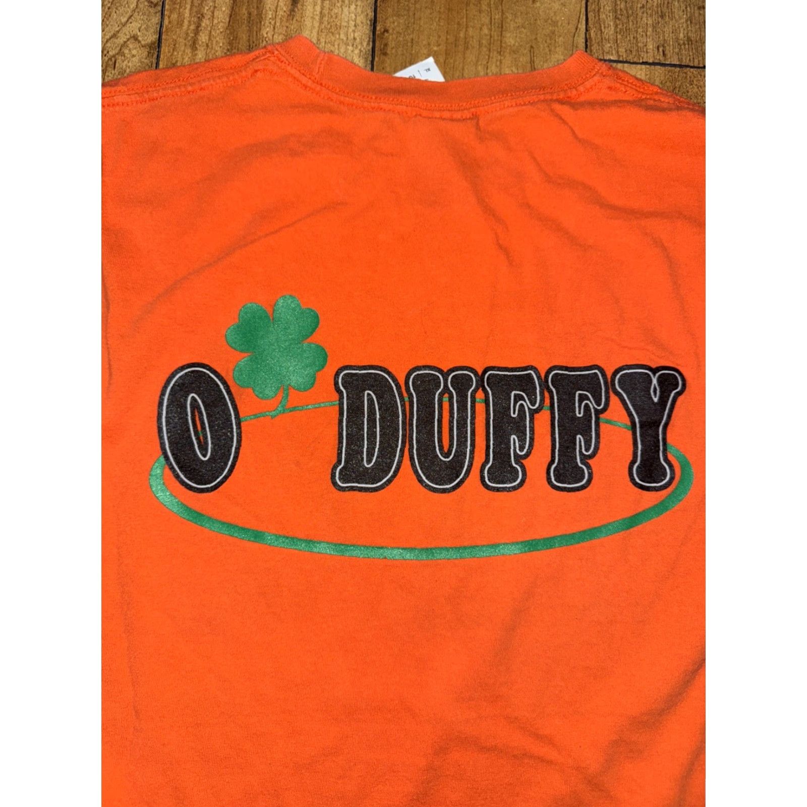Vintage VINTAGE Unbranded Grunge T-Shirt XL Orange St Patricks Day 4 Leaf Clover Barbwire Mens Long Sleeve Size US XL / EU 56 / 4 - 2 Thumbnail