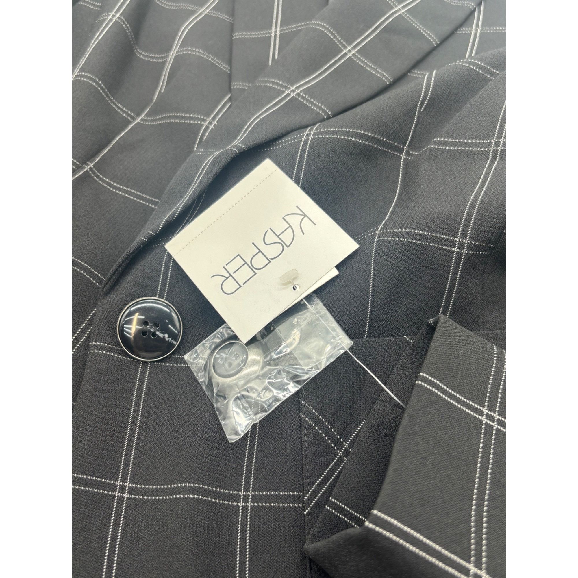 Kasper Kasper Windowpane-Plaid One-Button Blazer, Black/Vanilla, 4 Size S / US 4 / IT 40 - 9 Thumbnail