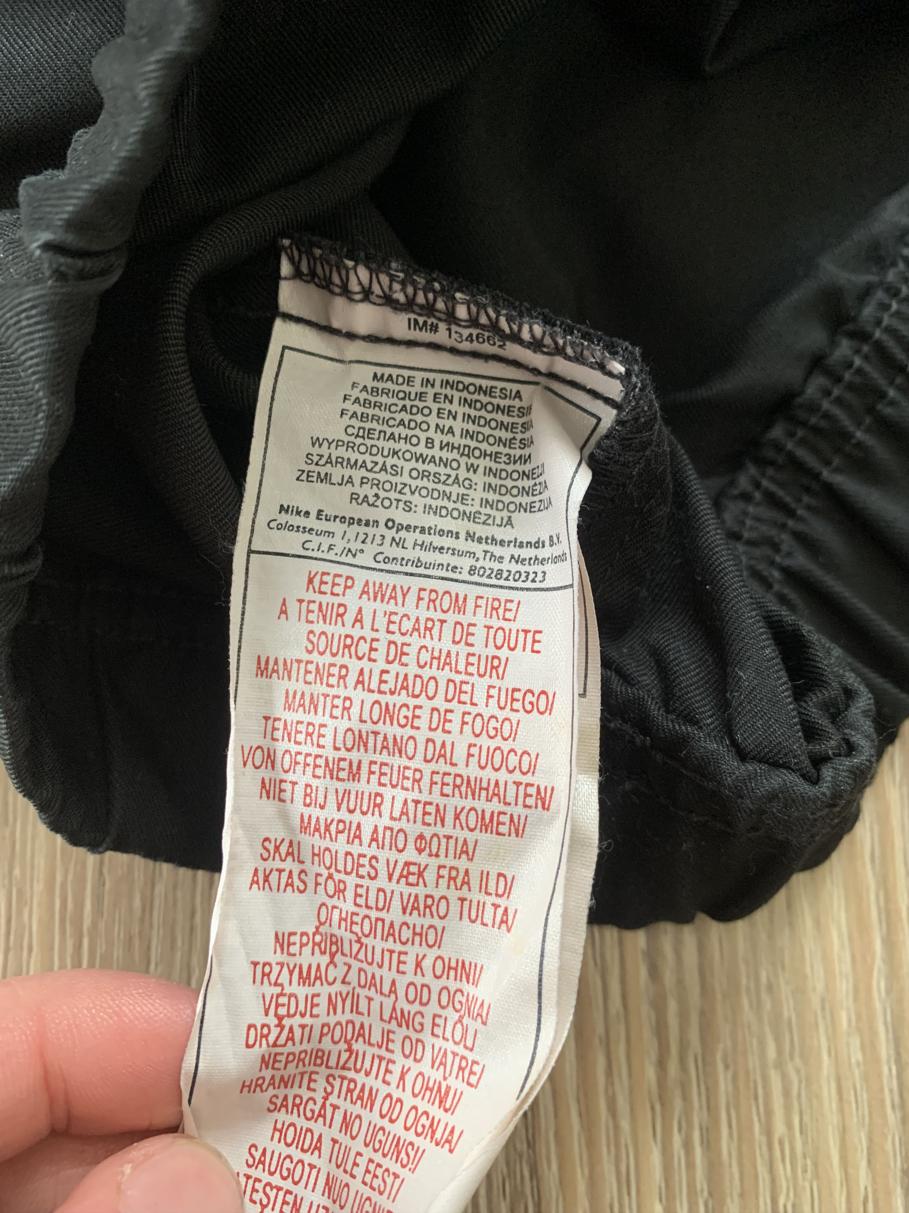 Nike Vintage Nike Black Light Jacket Size US L / EU 52-54 / 3 - 7 Thumbnail