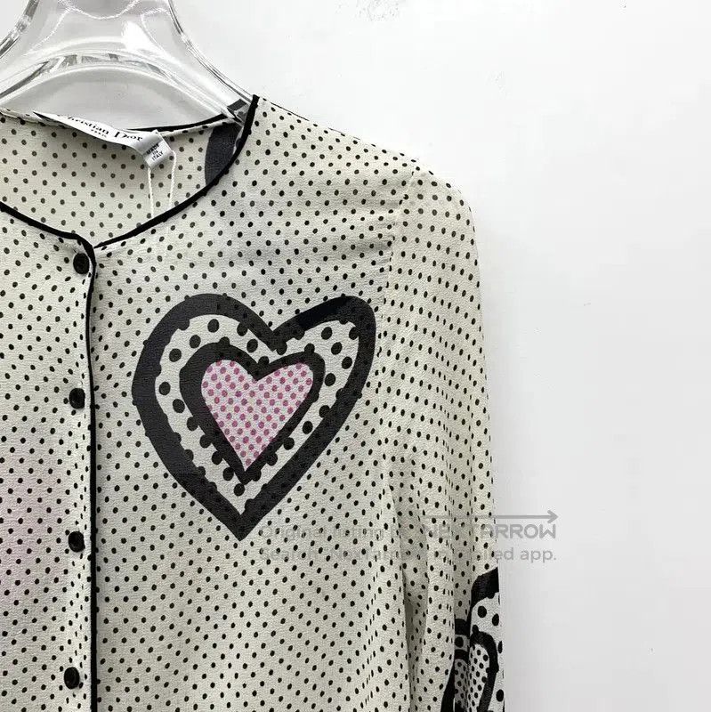 Dior Dior Beige Silk Shirt with Heart Prints . Size M / US 6-8 / IT 42-44 - 2 Thumbnail