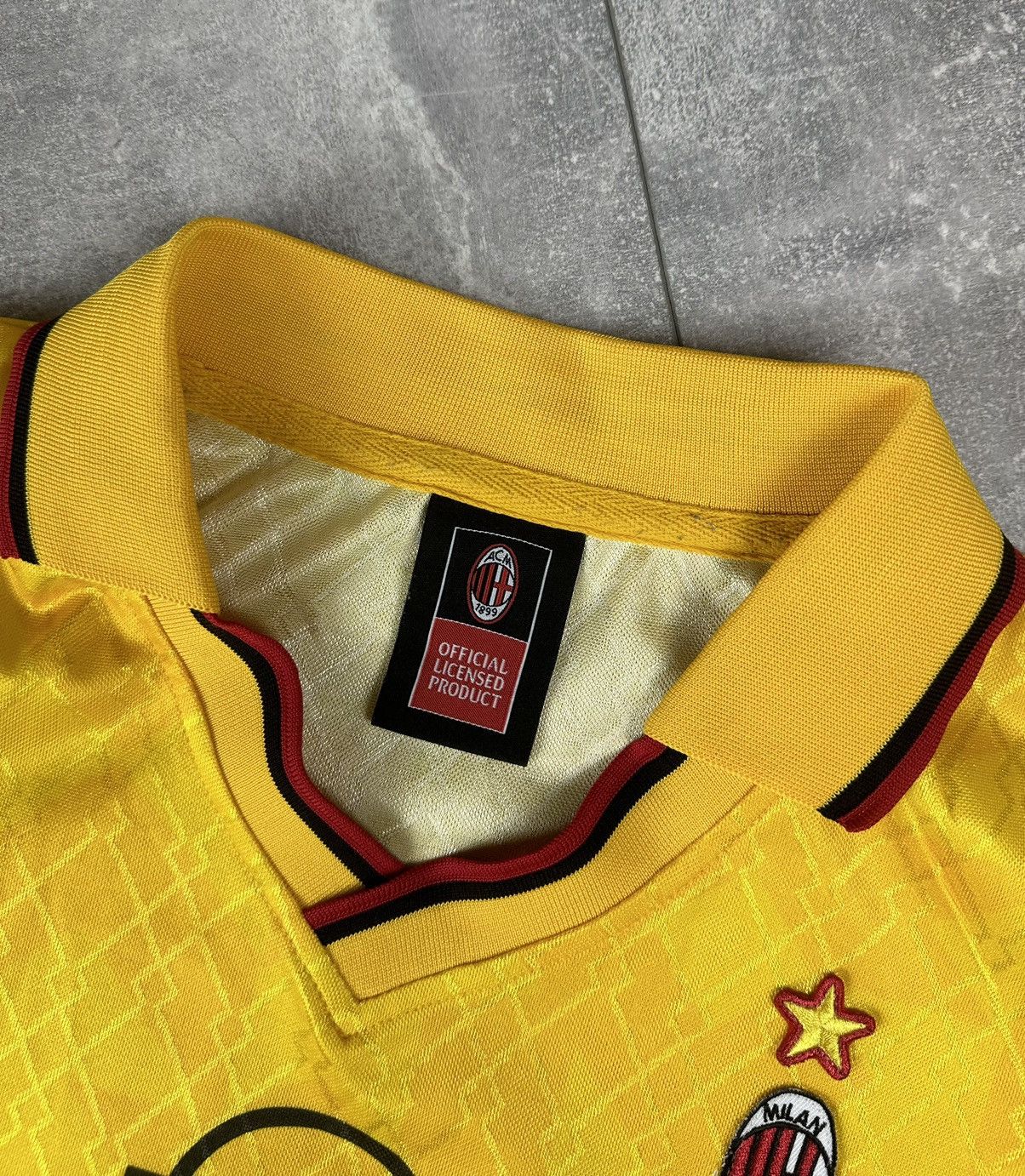 Other AC Milan Historical Third Retro 1995/96 Soccer Jersey Size US M / EU 48-50 / 2 - 9 Thumbnail