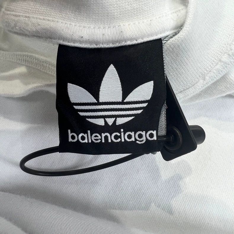 Balenciaga Balenciaga Three bars destroy long-sleeved sweaters Size US M / EU 48-50 / 2 - 3 Thumbnail