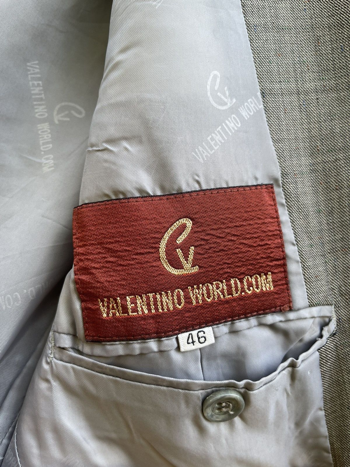 Designer Vintage Valentino World Blazer - Size 46 - Gray Herringbone Size 38L - 19 Thumbnail