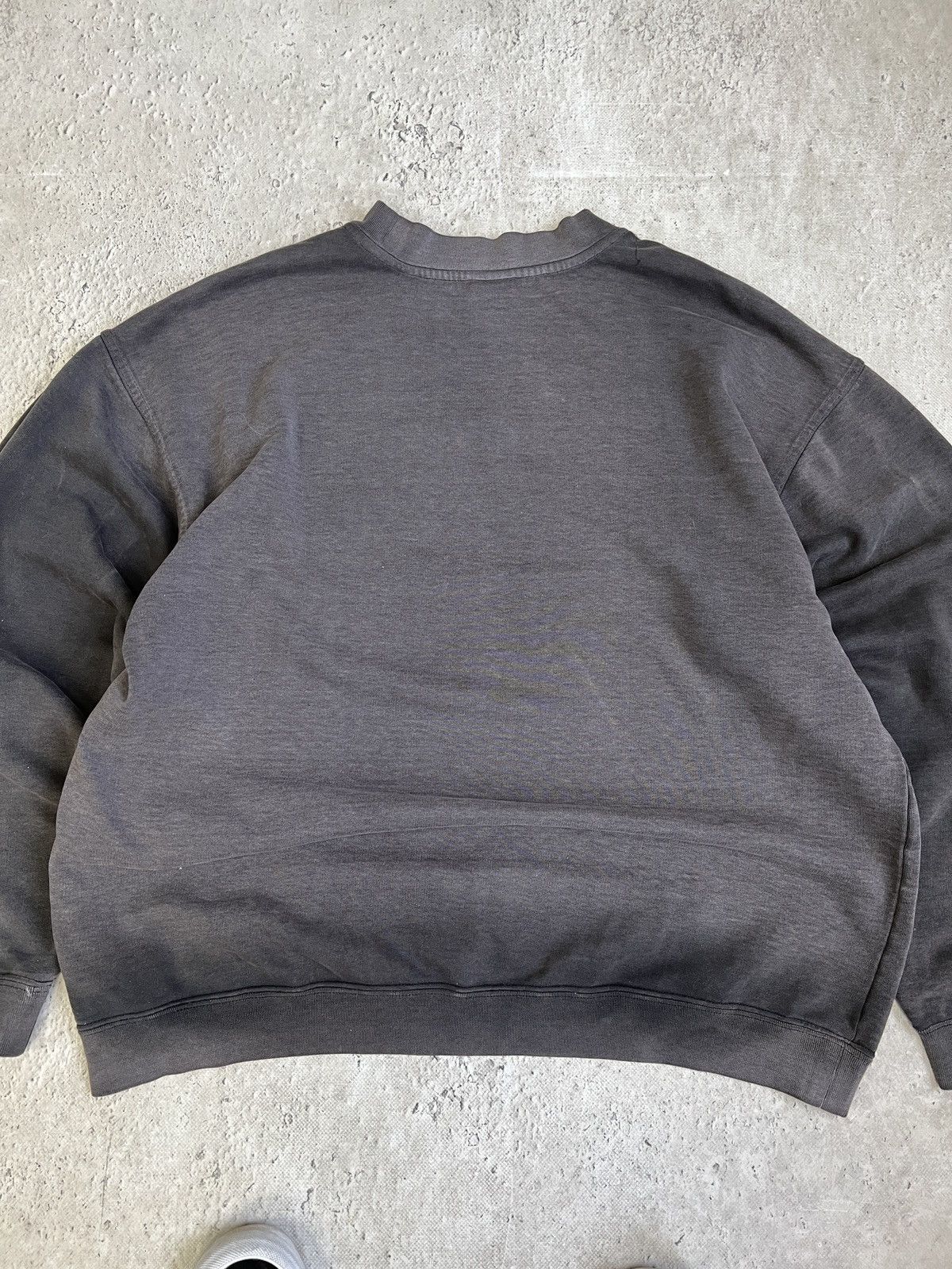 Oakley Oakley rare 2000s sun faded y2k crewneck sweatshirt Size US XL / EU 56 / 4 - 11 Thumbnail