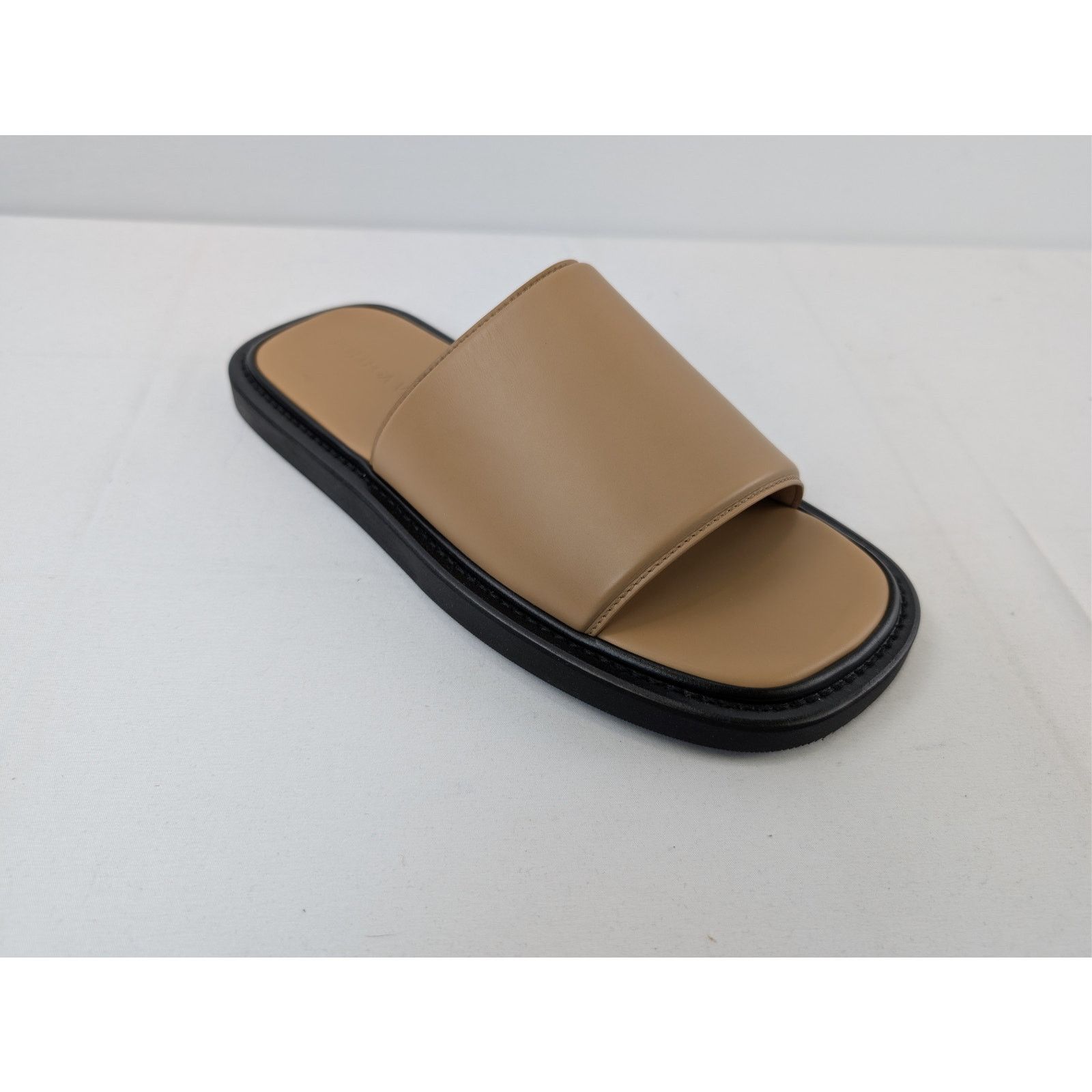 Bottega Veneta o1rshd1 Vienna Calf Leather Slides Slipper in Camel Size US 6 / EU 39 - 3 Thumbnail