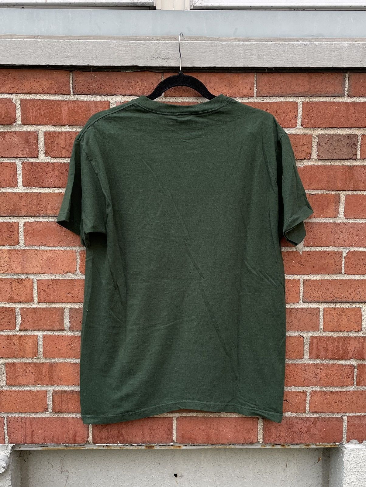 Fruit Of The Loom VTG 90s FOTL “The Best Place In Town To Take A Leak” tshirt Size US L / EU 52-54 / 3 - 4 Thumbnail