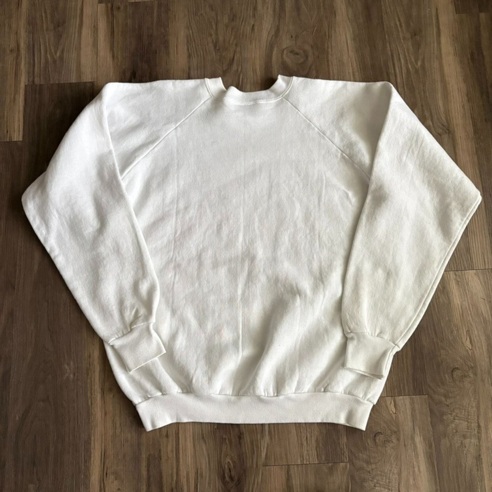 Vintage Vintage Canada Mounties Sweatshirt Men's Size L White 1980s Size US L / EU 52-54 / 3 - 6 Thumbnail