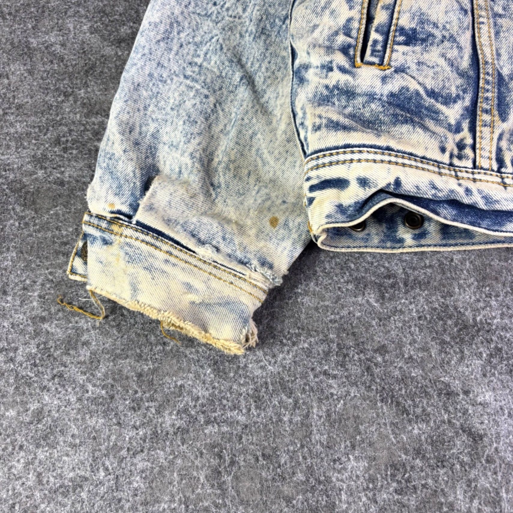 Vintage Vintage Lee Riders Denim Jacket Blue L Size US L / EU 52-54 / 3 - 7 Thumbnail