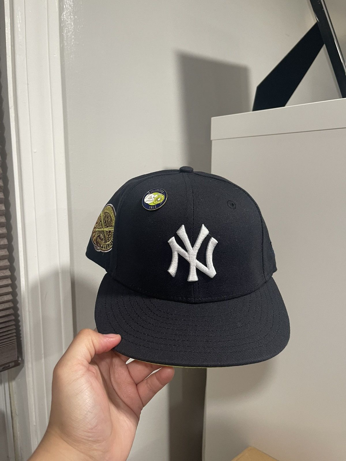 New Era Sneaker Room ‘Kiwi Collection’ NY Yankees Fitted Size 7 1/8 Size ONE SIZE - 1 Thumbnail