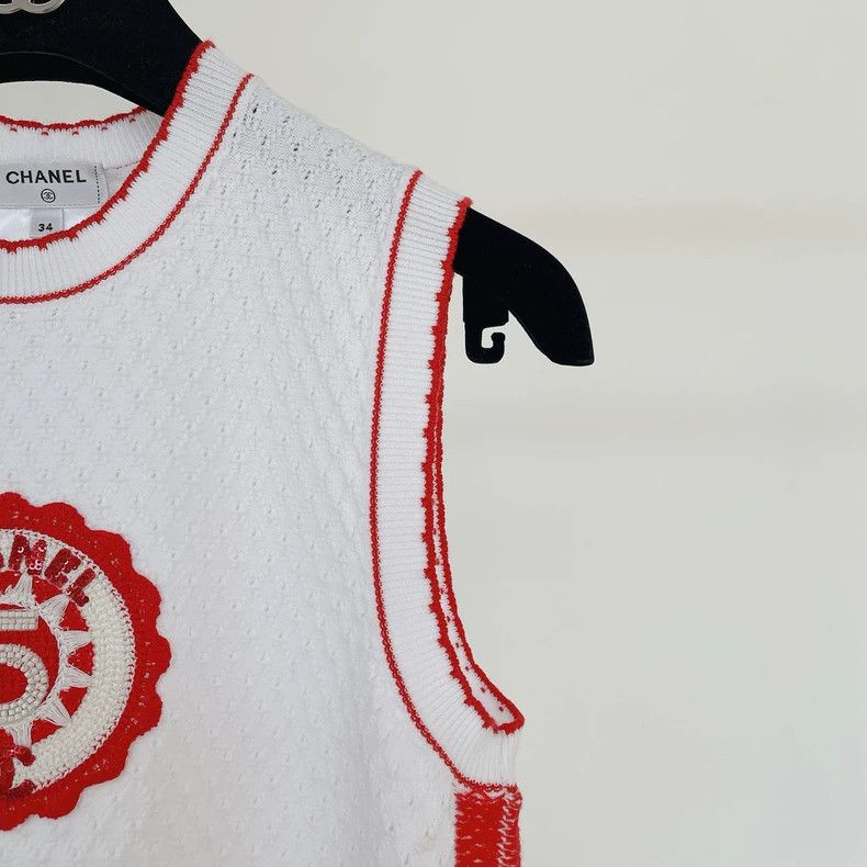 Chanel Chanel White beaded knitted vest 2504-Nextarrow Size XXS / US 00 / IT 34 - 3 Thumbnail