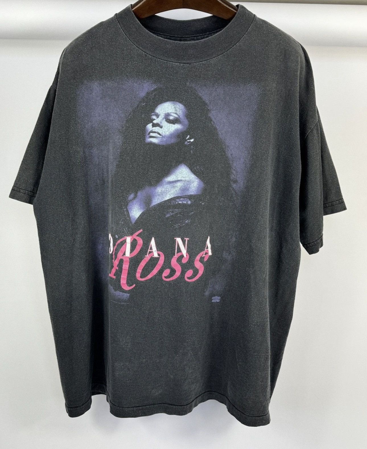 Vintage DIANA ROSS TAKE ME HIGHER TOUR 1995 VINTAGE T-SHIRT Size US XL / EU 56 / 4 - 1 Thumbnail