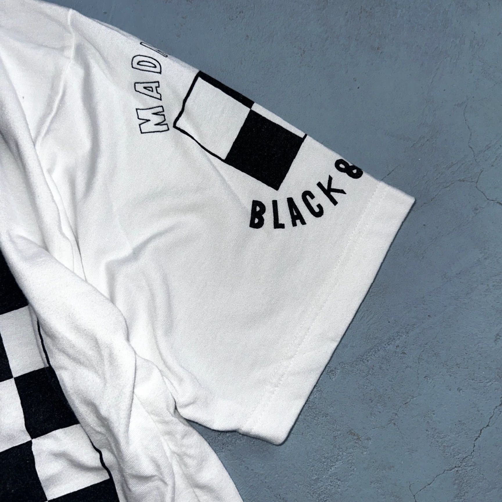 Vintage VINTAGE Madness T-Shirt Men M White Black Checkerboard 90s Drama Art Short Sleeve Crew Neck Size US M / EU 48-50 / 2 - 3 Thumbnail