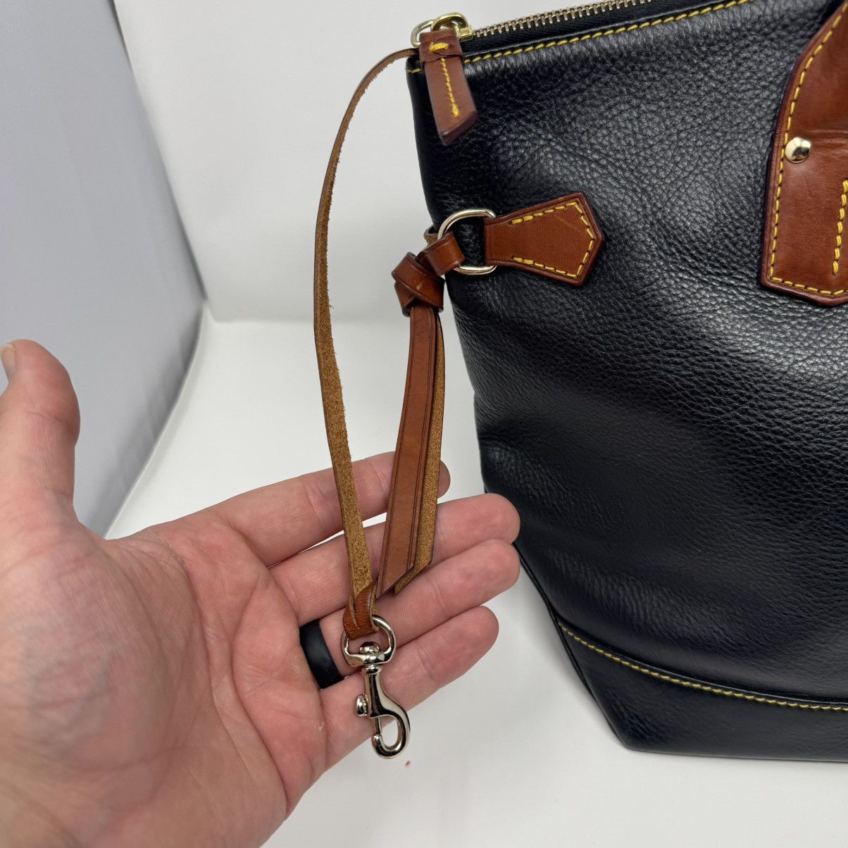 Dooney & Bourke Dooney & Bourke Black Leather Brown Handle Shoulder Bag Size ONE SIZE - 3 Thumbnail
